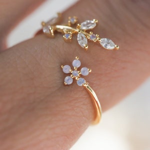 Dainty Flower Leaf Cubic Zirconia Ring, Floral Dainty Ring, Gold Ring, Silver Ring, Dainty gold ring, Minimalist ring