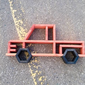 Étagère en bois pour camion - oeuvre d'art murale - homme des cavernes - décoration de voiture - rangement pour petite voiture