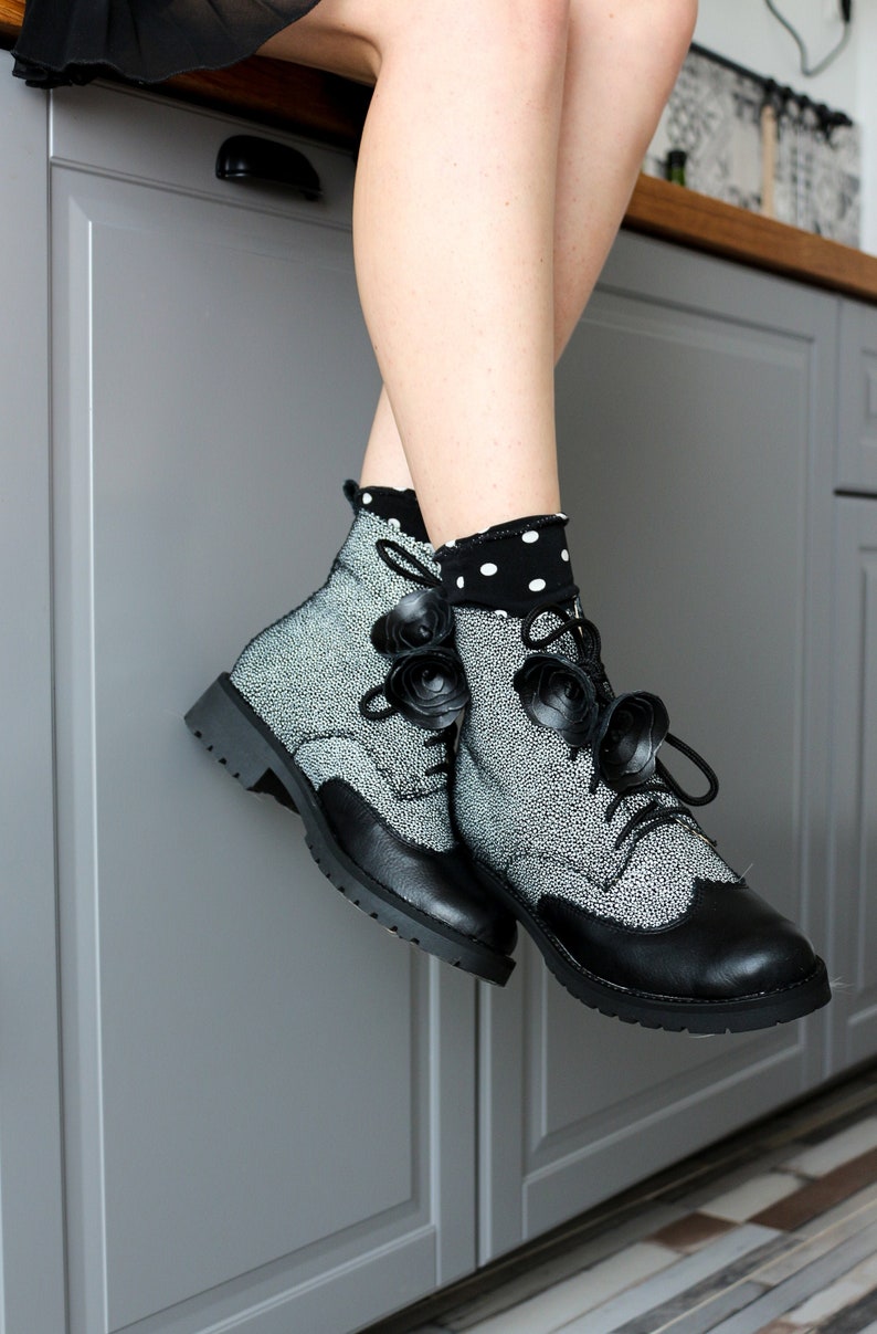 des chaussures Leather Boots with flowers white dots casual shoes Schuhe leather shoes handmade shoes calzados