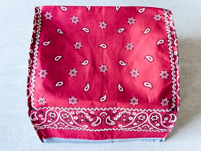 Red Handkerchief Print Portable Typewriter Cover image 3