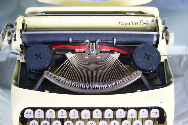 1963 Royal Royalite Portable typewriter working typewriter image 7