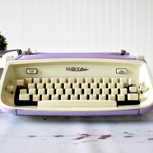CURSIVE FONT 1966 Royal Safari Manual Typewriter Lavender image 2