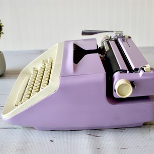 CURSIVE FONT 1966 Royal Safari Manual Typewriter Lavender image 7