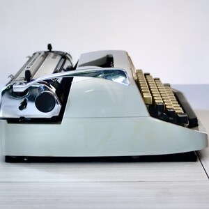 1967 Adler J4 The best typewriter EVER A MUST for image 7
