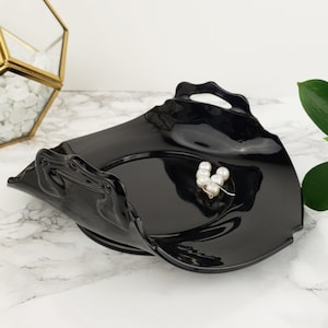 Lovely L. E. Smith Mt. Pleasant black amethyst glass serving dish, two handled, curved onyx glass candy mint dish, 1930s bonbon tray