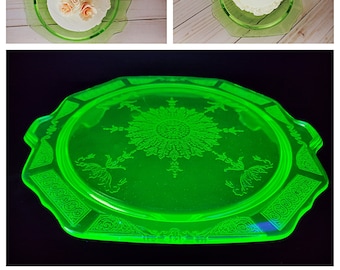 Hocking Glass Princess pattern green depression glass cake plate, uranium glass 1931 - 1935