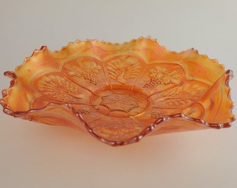 Fenton Marigold Peacock and Grapes ruffled carnival glass bowl, Blackberry exterior pattern