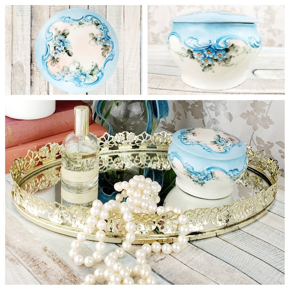 GORGEOUS! Weimar porcelain powder box with lid wi… - image 1