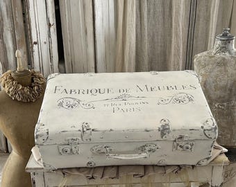 Elegante maleta rígida vintage de estilo shabby chic francés***