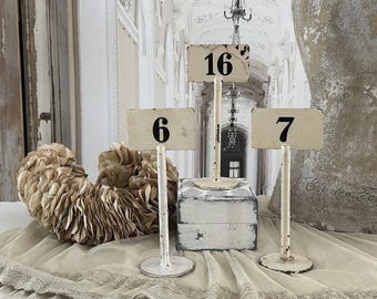 Raros números de mesa antiguos procedentes de Francia con números originales y pátina***