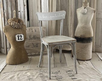 Silla antigua de madera curvada, color crema-gris, estilo shabby chic - Encantadora ***