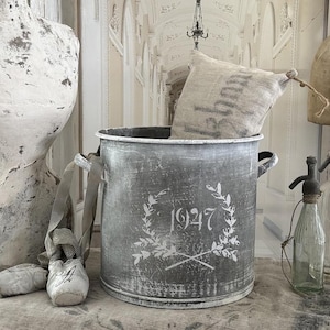Old zinc pot with handle – stylishly refined***
