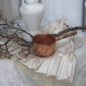 Sweet old copper pot***