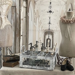 Cool old bottle crate in shabby chic***