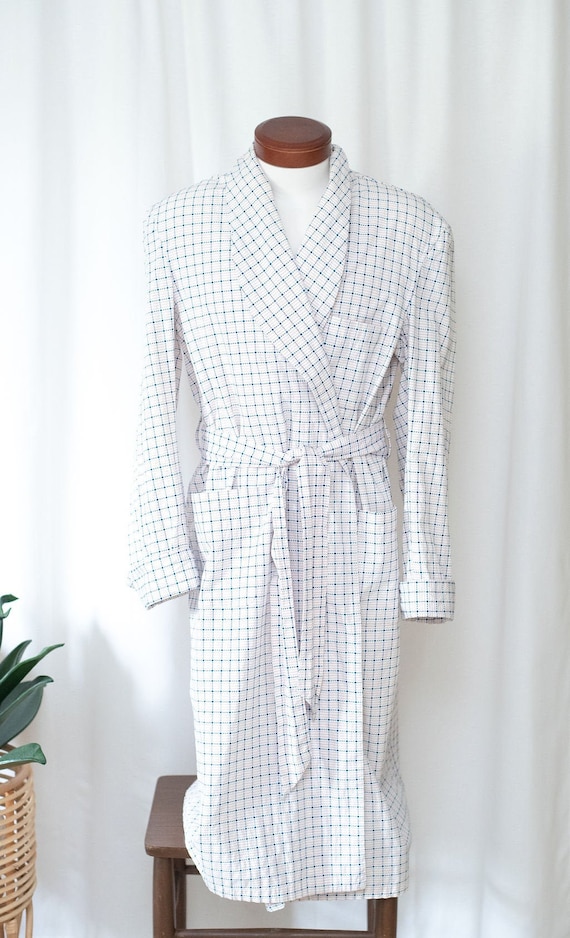 1940s bathrobe