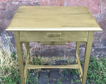 Upcycling sewing table