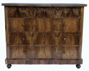 Walnut chest of drawers