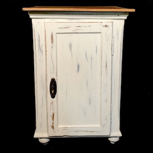 Bedside table in shabby look