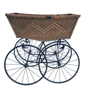 Large doll carriage