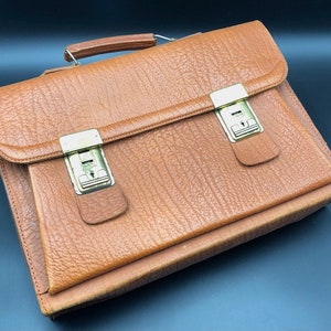 briefcase image 1