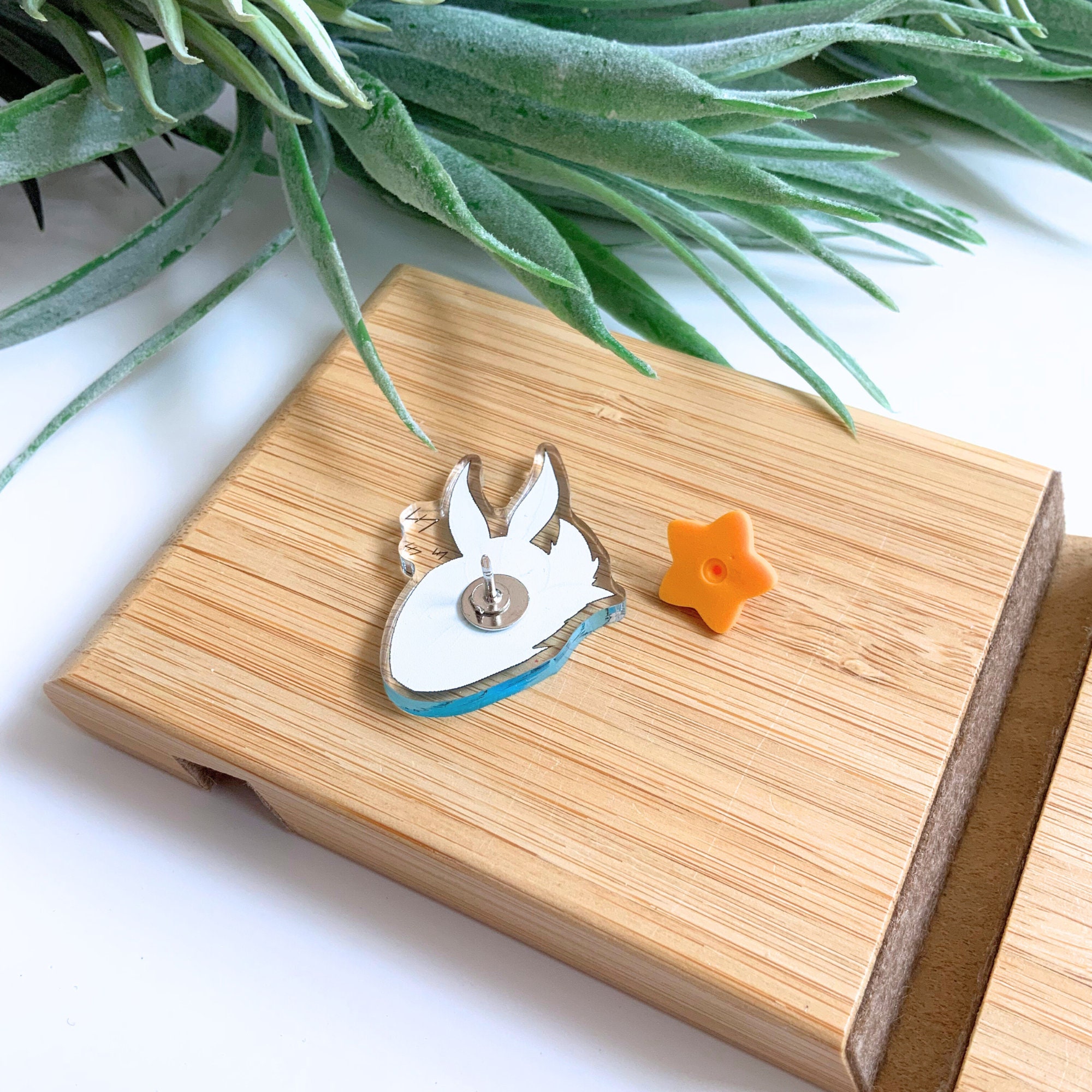 ファイナルファンタジー アクリルピンバッジ ちびモーグリ、チョコボ