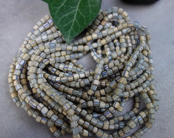 handgearbeitete Perlen von Java Indonesien helles grau mit Streifen Strang ca. 60cm