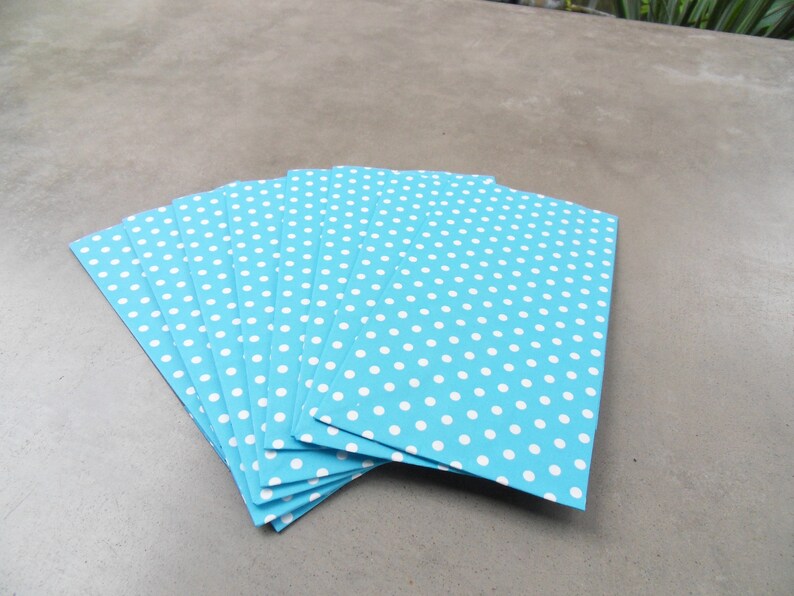 10 Gift Bags Paper turquoise Dots bottom bag