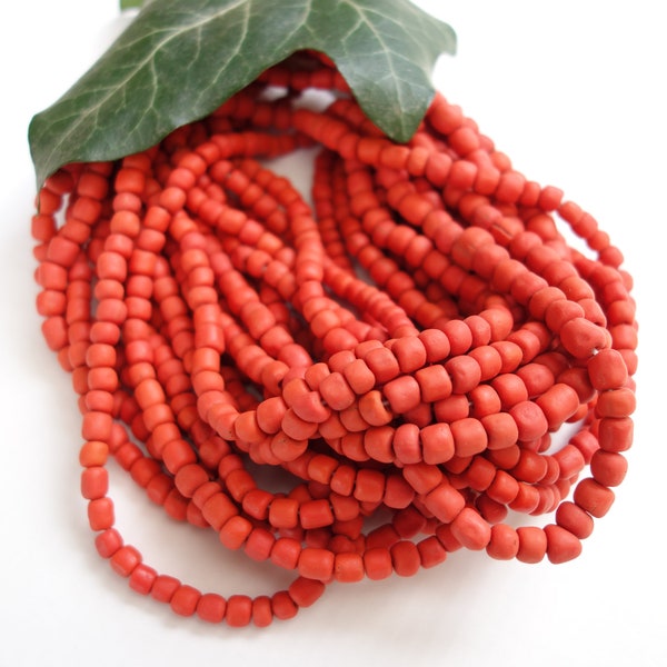 ca.110 kleine Glasperlen  59cm Strang helles rot  matt  seed beads indonesian