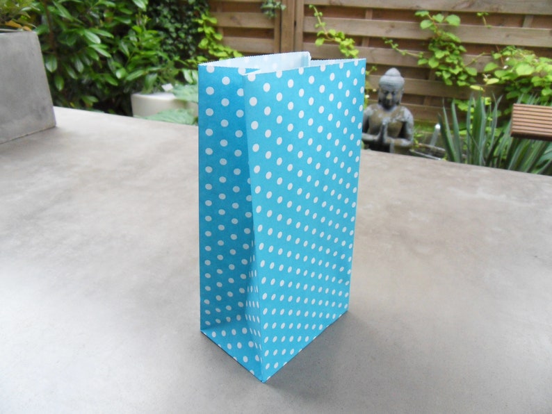 10 Gift Bags Paper turquoise Dots bottom bag