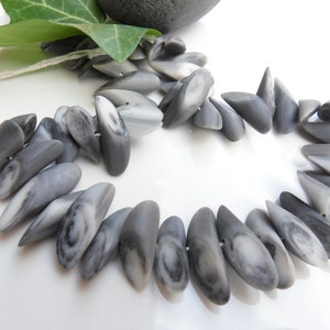 circa 40 cm di filamento circa 46 canne in RESIN, marmorizzata grigia