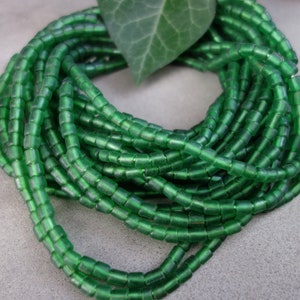 perline fatte a mano di Java Indonesia erba verde opale filo circa 60 cm