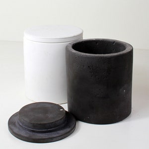 Concrete mug with lid 9 cm height 8 cm diameter in grey, white or black practical toothbrush holder toothbrush mug pencil holder