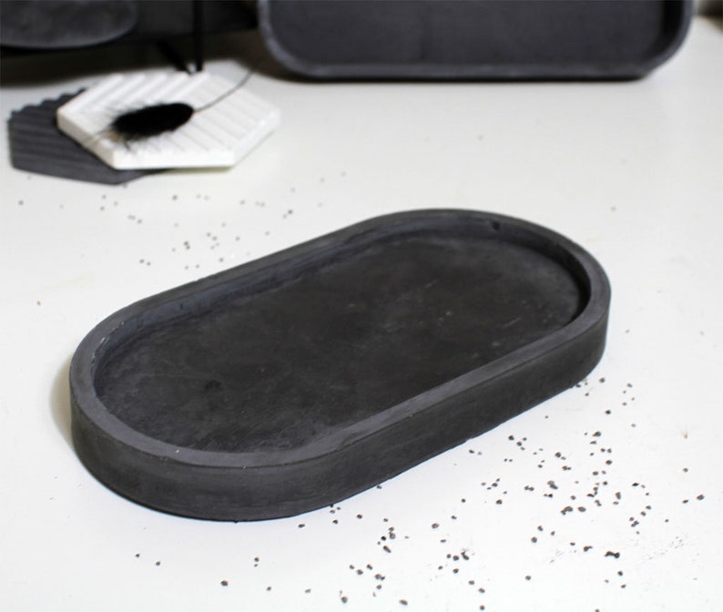 Betontablett , Tablett aus Beton , Schmuckablage Deko, oval, hübsches Geschenk schlicht 18 x 9,5 cm, schwarz weiß grau Schwarz