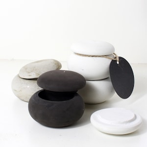 Small jewelry box storage bowl made of concrete in gray white black jewelry box tin decoration bathroom bedroom