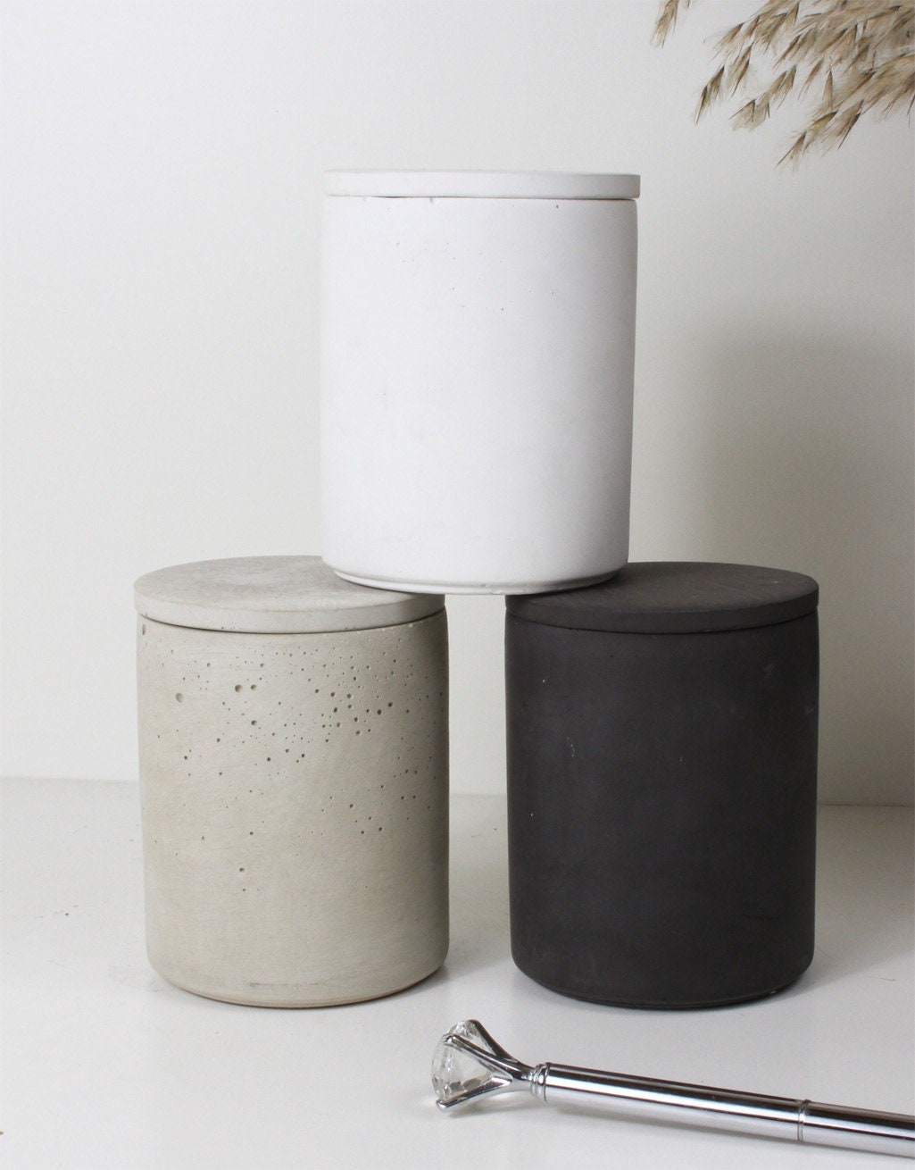 Concrete mug with lid, 10 cm height 8 cm diameter pot toothbrush mug pen storage black white grey round pen holder