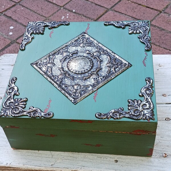 Sterling Industries Green Wooden Square Box with Ornate  Silver Filigree