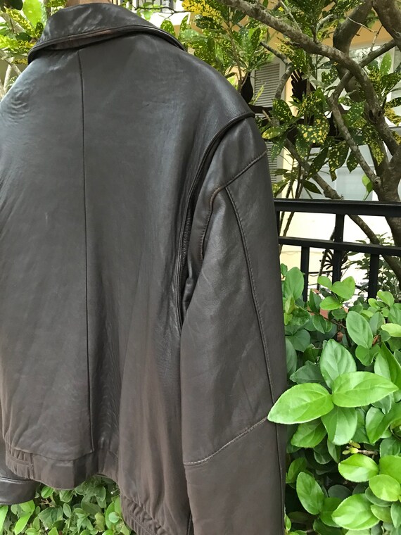 Handsome Men’s Size Medium Brown Leather Bomber/F… - image 9