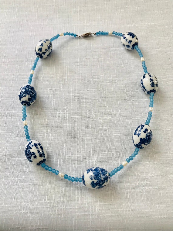 Vintage Chinoiserie Blue and White Bead Necklace