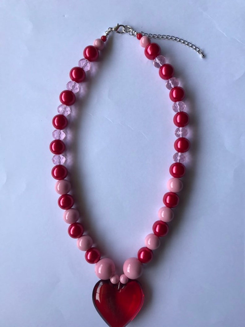 chunky necklace huge love heart bold necklace statement necklace. Red and pink love heart pendant beaded necklace