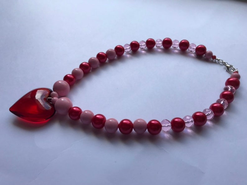 chunky necklace huge love heart bold necklace statement necklace. Red and pink love heart pendant beaded necklace