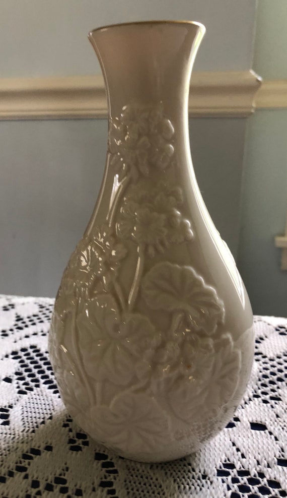 Vintage Lenox Vase with Gold Trim il 570xN ib49
