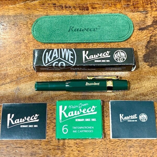 Kaweco Classic Sport green set with leather and ink in green leather pouch