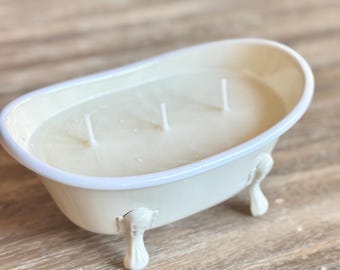 white bathtub with no flowers