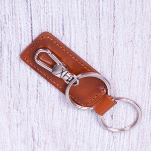 Keychain, Custom Keychain, Leather Key Fob, Lanyard Keychain, Dad Keychain, Mum Keyring, Personalized Keychain, Full Grain Leather Keychain