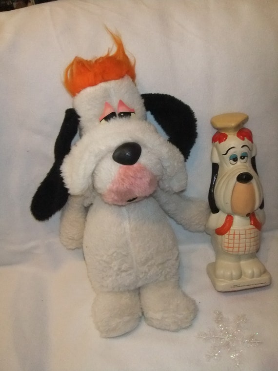 Large 1998 Droopy plaster figurine - plush