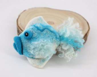 Felt brooch fish in turquoise, textile brooch, pin, jewelry wool, lapel flower, textile art, dry felted brooch