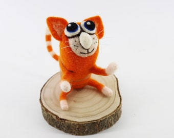 Felt sculpture orange cat, felt animal, needle felted cat, gift, cat lover gift, wool ornament, home decor