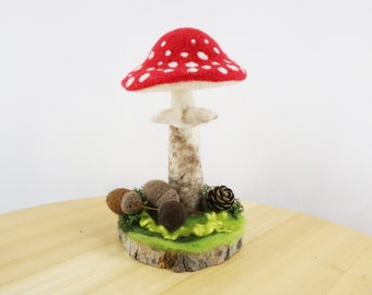 Fly agaric decoration, autumn decoration mushroom, textile sculpture mushrooms made of wool, mushroom arrangement on tree disc, needle felted