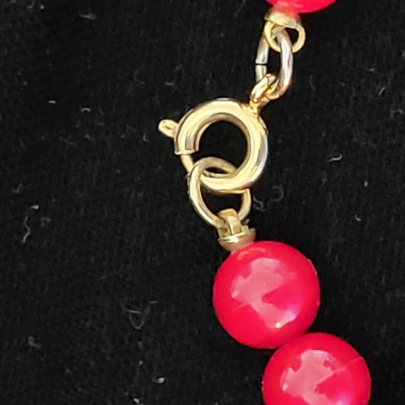 Vinrage Red and goldtone, beaded,  pendant neckla… - image 6