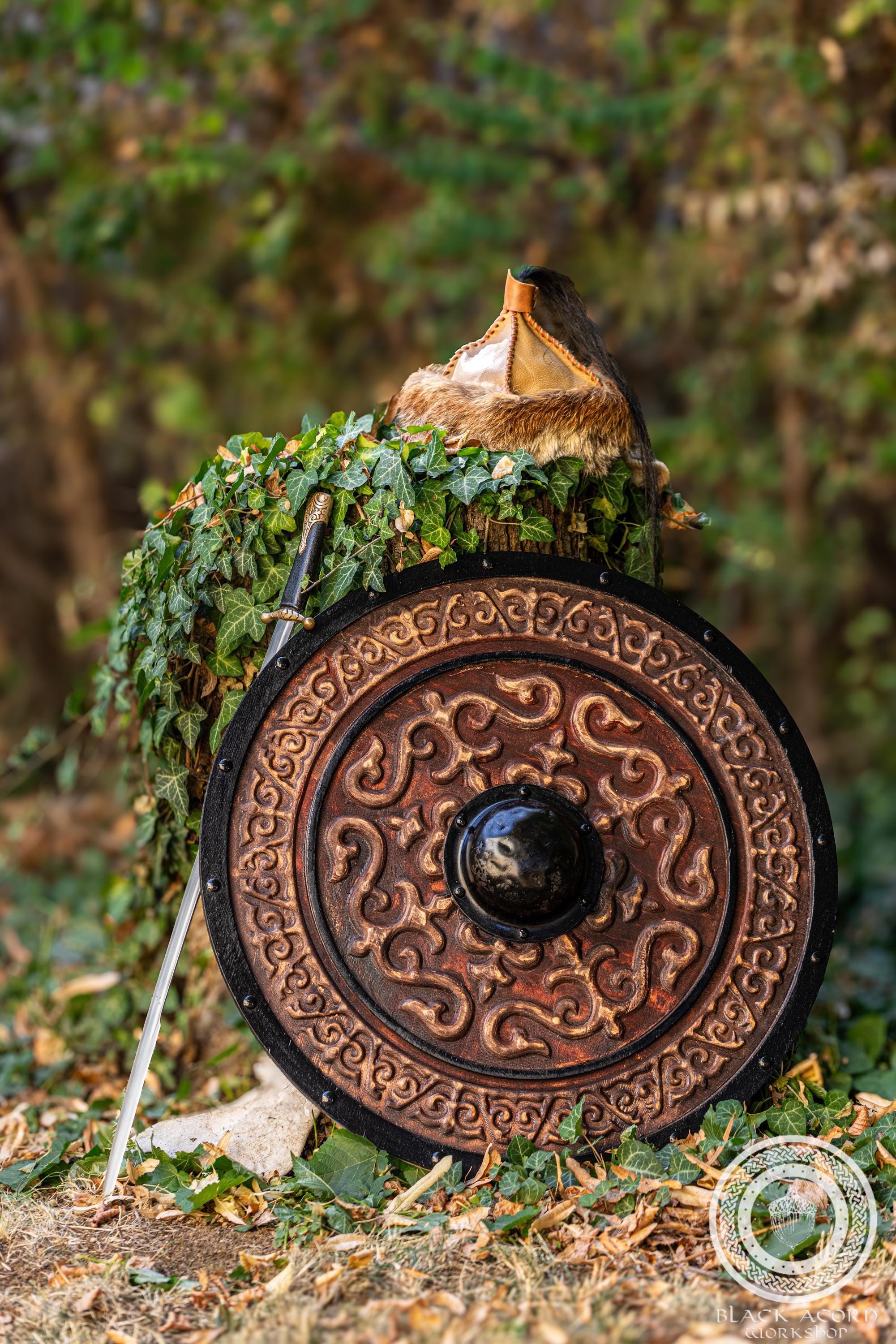 モンゴル風の木製丸盾（鋼鉄ボス付き） - ノマド - Etsy 日本